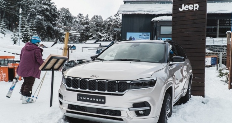 Jeep en la nieve