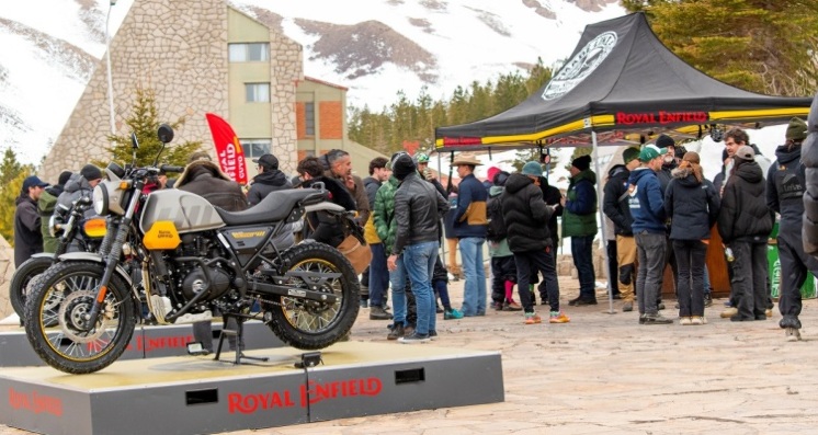 Royal Enfield en la nieve