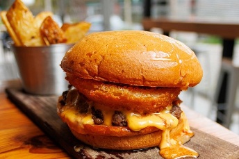 B54 Chilli Cheeseburger