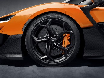 Pirelli y el McLaren W1 