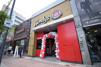 Wendy’s corta cintas