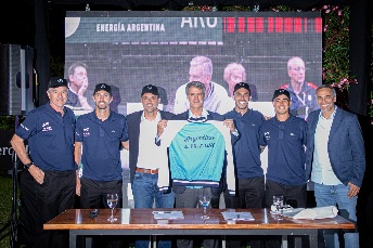 Mercedes-Benz junto al tenis