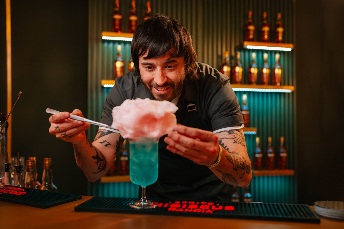 Coctelería diseñada por Tres Monos