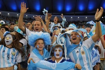 Cada vez más argentinos ponen su plata en movimiento 