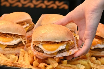 OWEN BURGER x MR. TASTY 